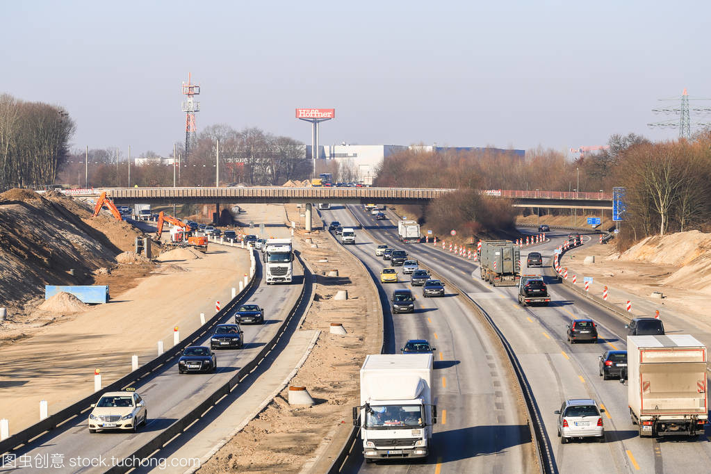 高速公路交界處的城市動(dòng)脈 漢堡道路工程與交通樞紐建筑的藝術(shù)